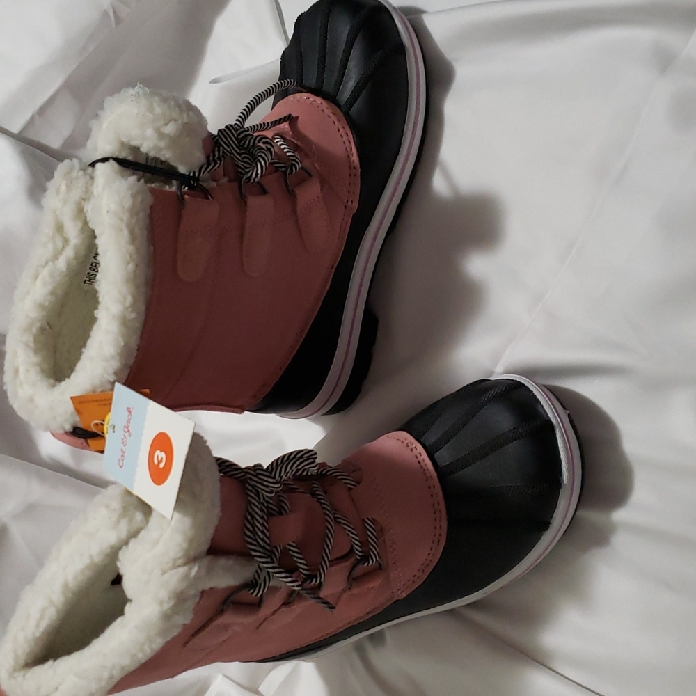 NWT Cat & Jack girls winter boots size 3